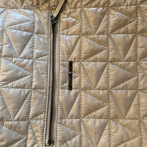 New with tags Michael Kors Winnie Metallic Quilted Backpack - Picture 8 of 13